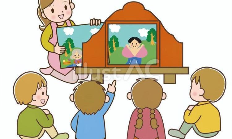 Kamišibaj v vrtcu: obisk knjižničarke in razstava otroških izdelkov
