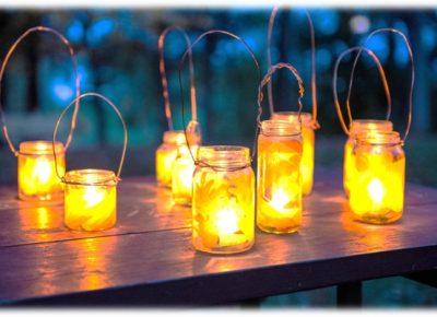 Nočni sprehod po vrtcu z laternami