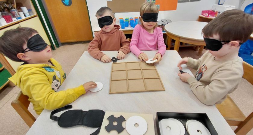 Če bi bili slepi, bi …. (izkustvena delavnica v skupini Netopirčki)