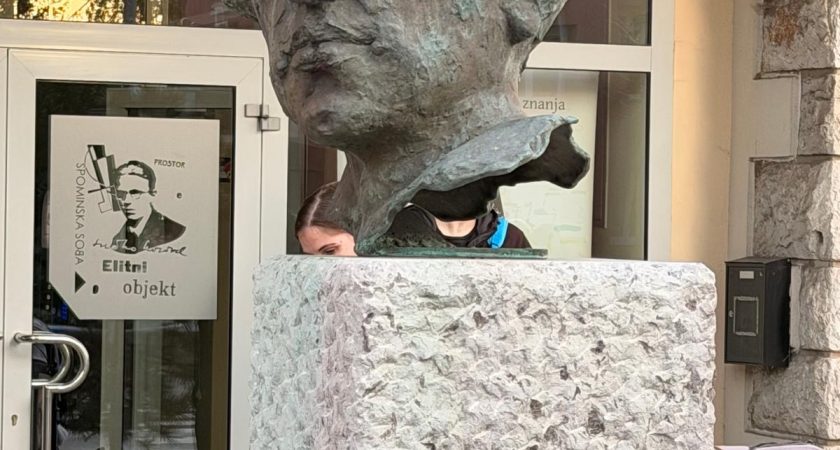 Zaščiteno: Po poti Srečka Kosovela