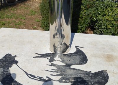 Otroci skupine Kužki na sprehodu s Kosovelom